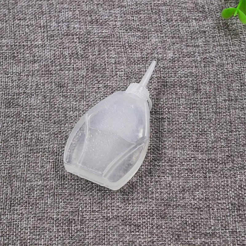 20 m l Electric Clipper Shaver Maintenance Oil Lubricant Hair Trimmer Blade Oil Prevent Rusting Sewing Hair Salon Clipper oil